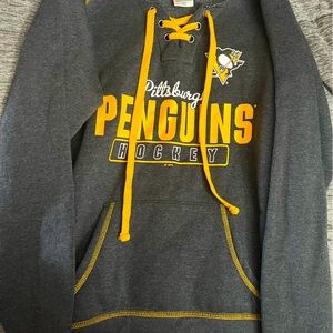Pittsburgh Penguins crew sweatshirt. NOWT. Size large.